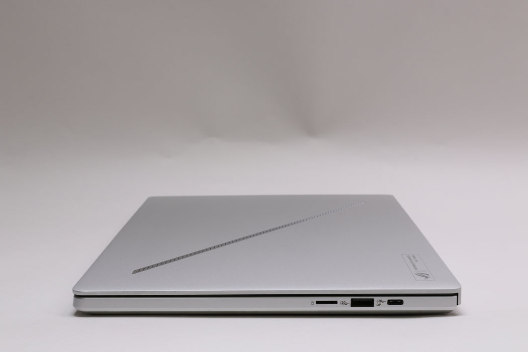 14" 2.8K ASUS ROG Zephyrus G14 GA403UI, Ryzen 9 8945HS, 32GB, 1TB SSD, RTX 4070