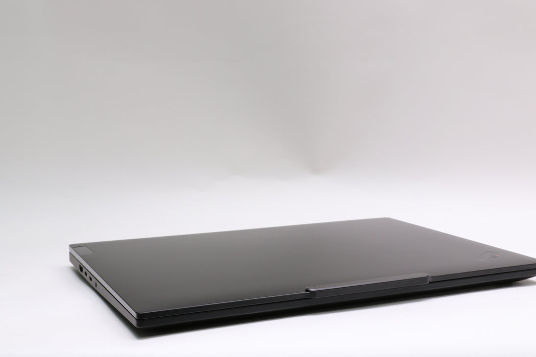 16" UHD+ Lenovo ThinkPad T1g Gen 8, Ultra 9 285H, 32GB, 1TB SSD, RTX 5070