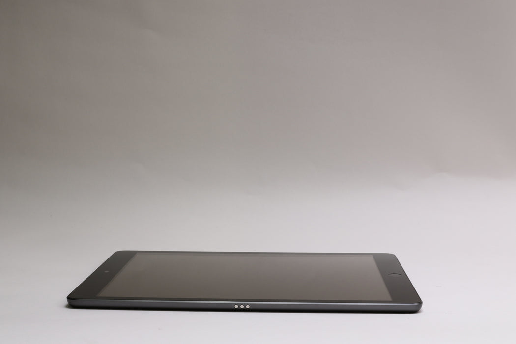 10.9" Apple iPad 10.2" 9th Gen, 64GB, Wi-Fi Only, Space Gray, MK2K3LL/A