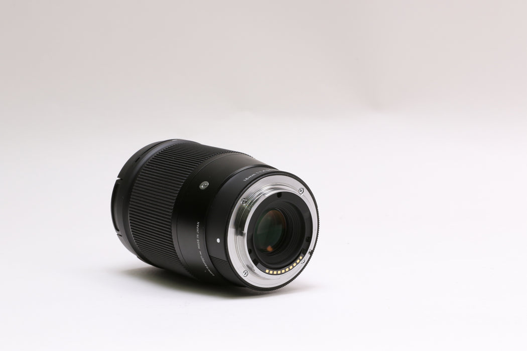 Sigma 16mm f/1.4 DC DN Contemporary Lens for Sony E-Mount