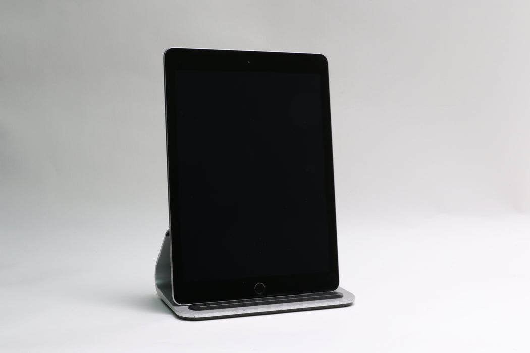 9.7" Apple iPad 5th generation, 128GB, Wi-Fi Only, Space Gray, MP2H2LL/A