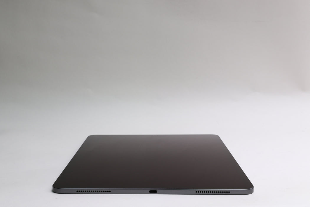 12.9" Apple iPad Pro 4th Gen, 128GB, Wi-Fi Only, Space Gray, MY2H2LL/A w/ Pencil