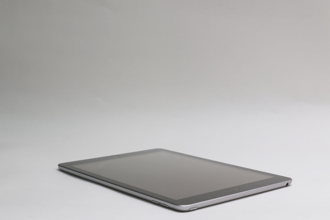 9.7" Apple iPad 5th generation, 128GB, Wi-Fi Only, Space Gray, MP2H2LL/A