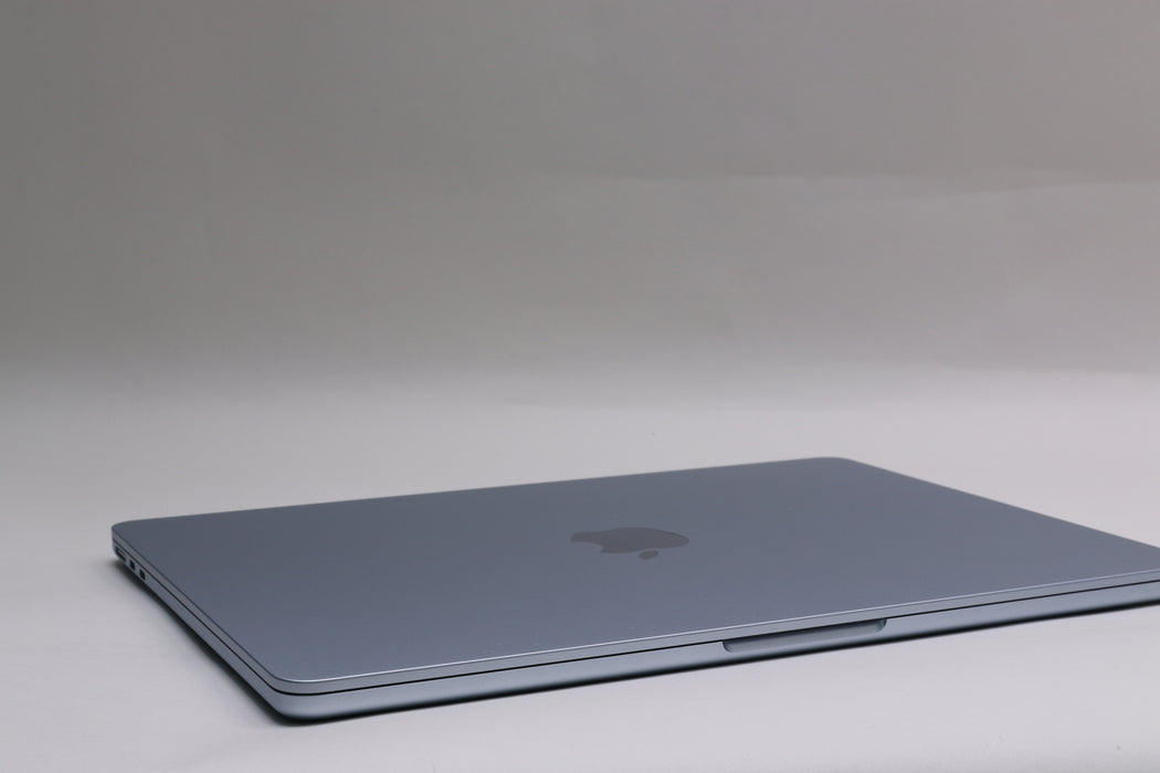 13" 2026, MacBook Air, MDHH4LL/A, Apple M5, 16GB, 512GB SSD, 8C, Only 15 Cycles!