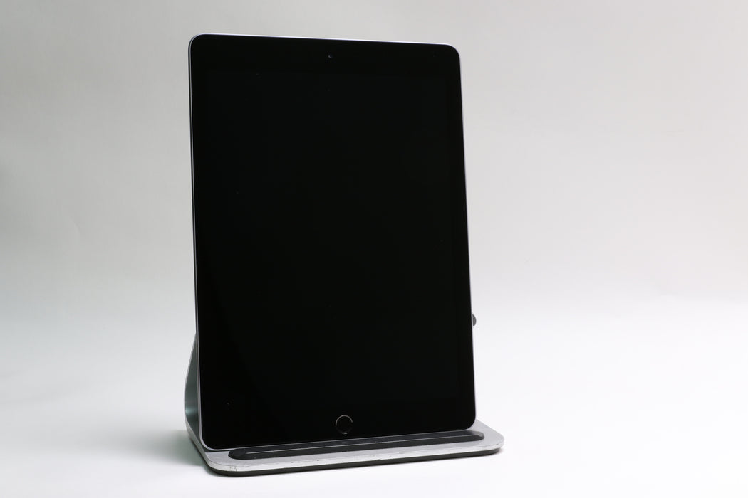 9.7" Apple iPad 6th Gen, 128GB, Wi-Fi Only, Space Gray, MR7J2LL/A