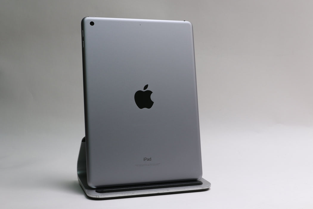 9.7" Apple iPad 6th Gen, 128GB, Wi-Fi Only, Space Gray, MR7J2LL/A