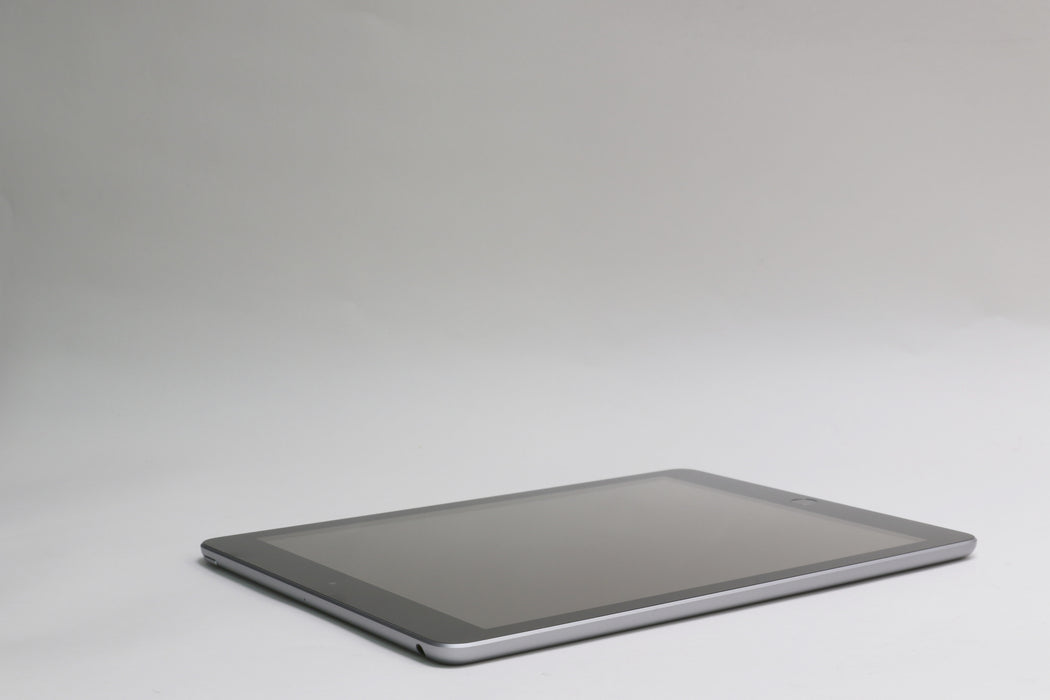 9.7" Apple iPad 6th Gen, 128GB, Wi-Fi Only, Space Gray, MR7J2LL/A