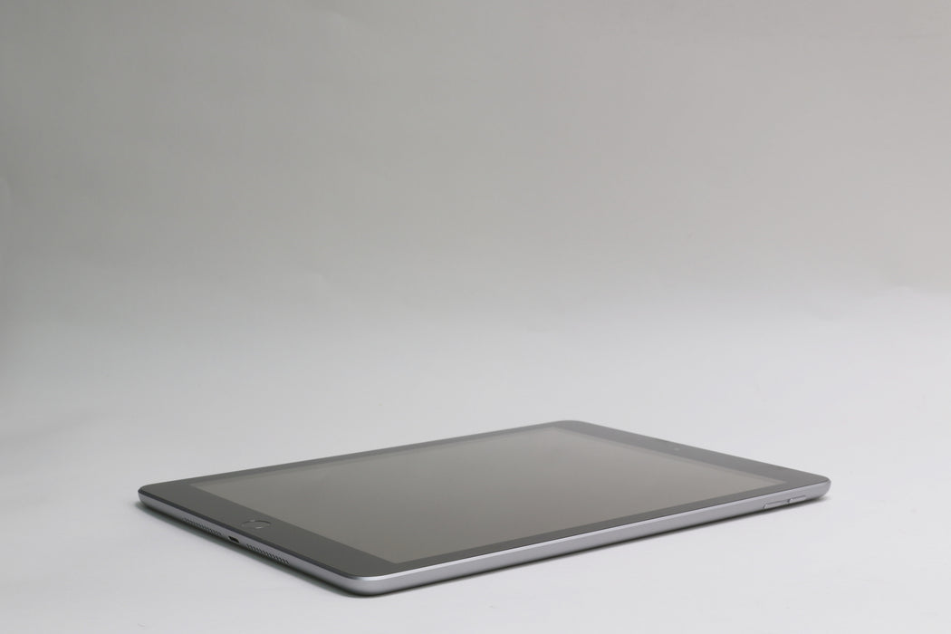 9.7" Apple iPad 6th Gen, 128GB, Wi-Fi Only, Space Gray, MR7J2LL/A