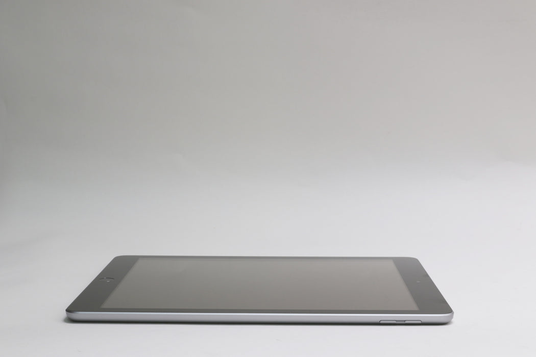 9.7" Apple iPad 6th Gen, 128GB, Wi-Fi Only, Space Gray, MR7J2LL/A
