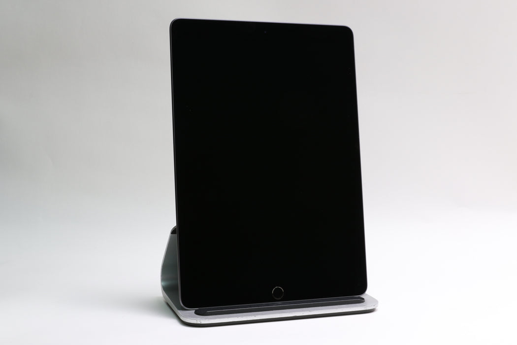 10.5" Apple iPad Air 3rd Gen, 64GB, Wi-Fi Only, Space Gray, MUUJ2LL/A