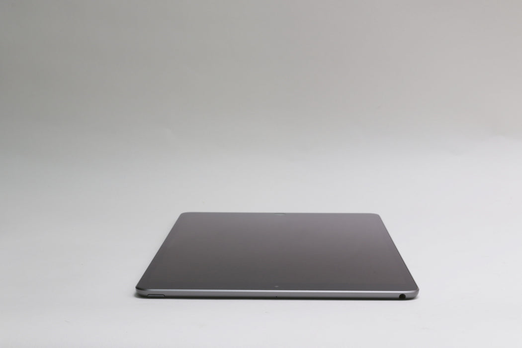 10.5" Apple iPad Air 3rd Gen, 64GB, Wi-Fi Only, Space Gray, MUUJ2LL/A