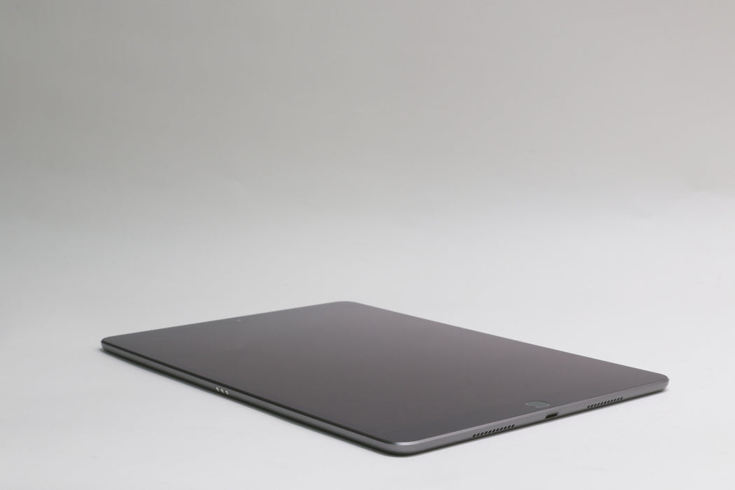 10.5" Apple iPad Air 3rd Gen, 64GB, Wi-Fi Only, Space Gray, MUUJ2LL/A