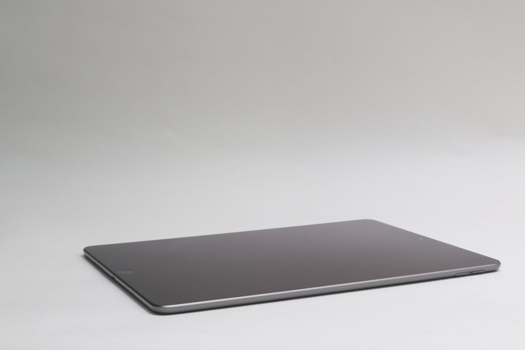 10.5" Apple iPad Air 3rd Gen, 64GB, Wi-Fi Only, Space Gray, MUUJ2LL/A