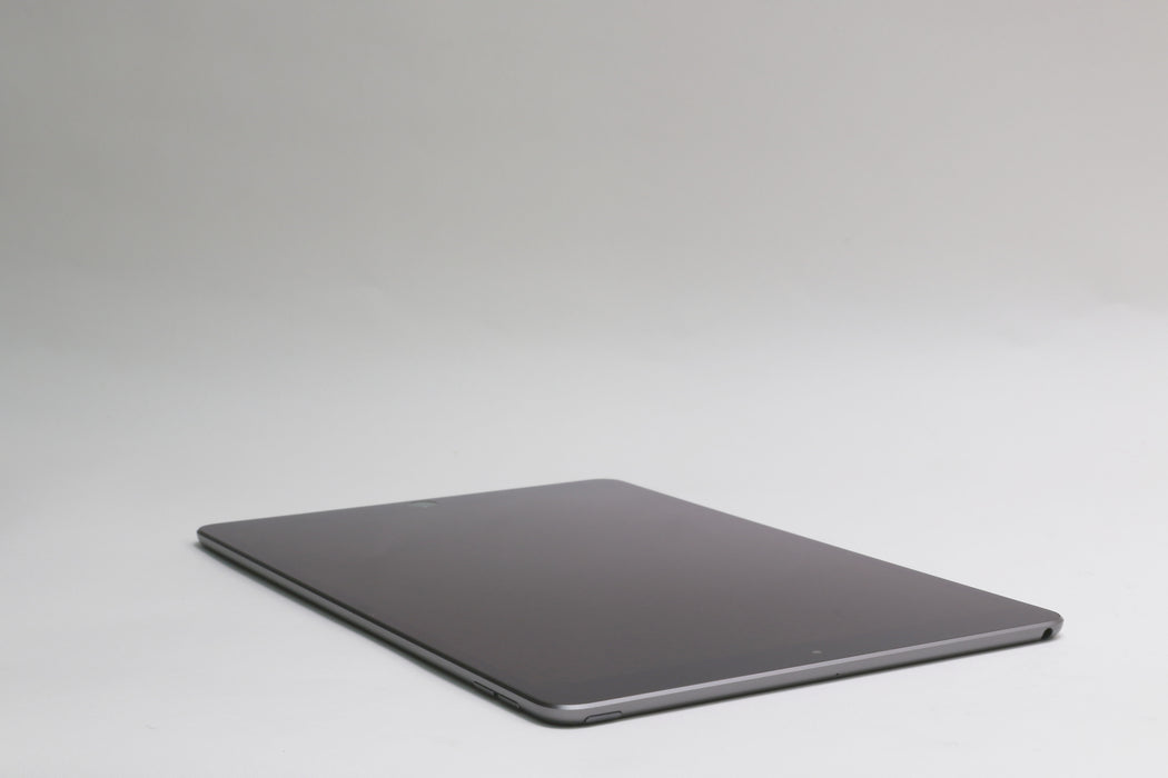 10.5" Apple iPad Air 3rd Gen, 64GB, Wi-Fi Only, Space Gray, MUUJ2LL/A