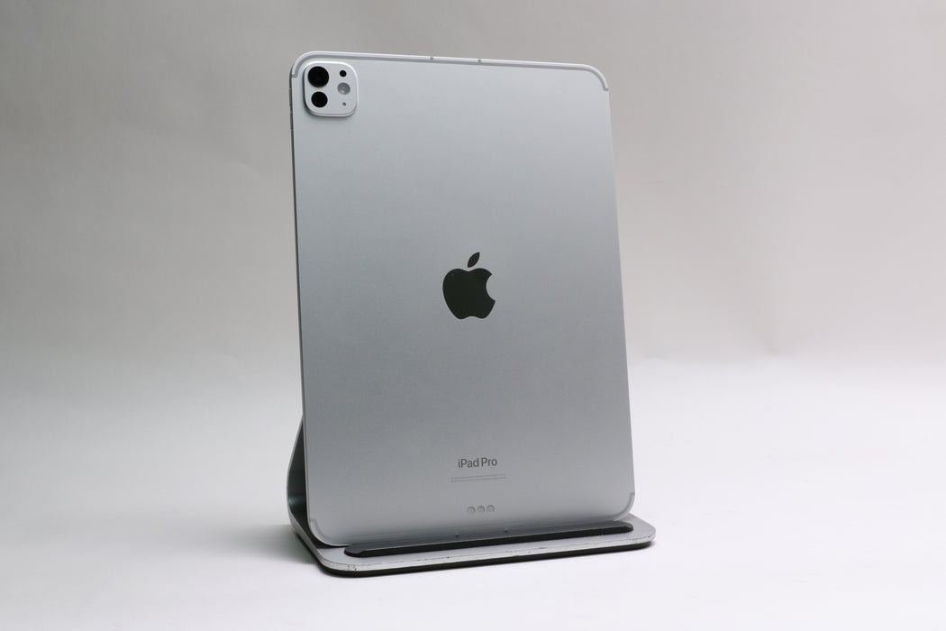 11" Apple iPad Pro M4, 256GB, Unlocked, Silver, MVW23LL/A