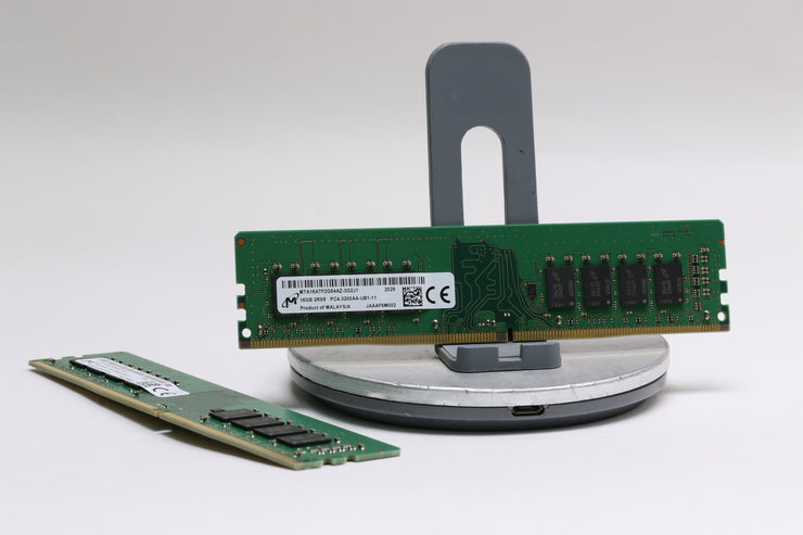 Micron MTA16ATF2G64AZ 32GB (2x16GB) DDR4 3200MHz DIMM Memory
