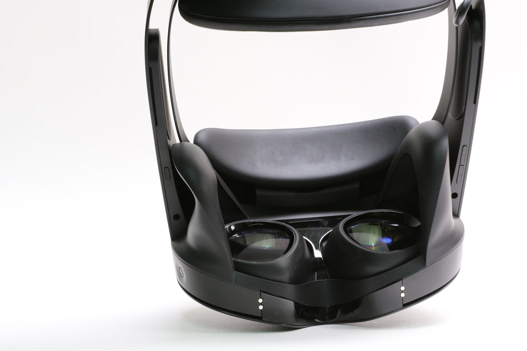 Meta Quest Pro 256GB VR Headset w/ Controllers and Dock!