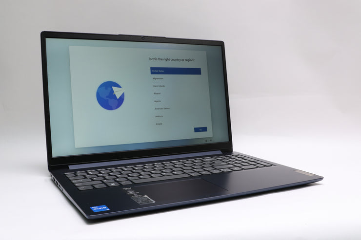 15.6" Lenovo IdeaPad 1 15IAU7, i5-1235U, 8GB, 512GB SSD, Touchscreen