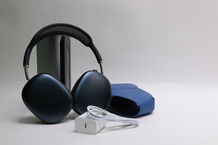 Apple AirPods Max 2 (Midnight) w/ Case!