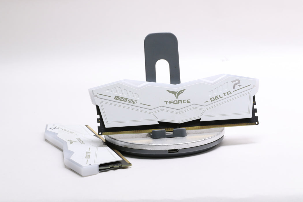 TEAMGROUP T-Force Delta RGB 32GB (2x16GB) DDR5 5200MHz DIMM
