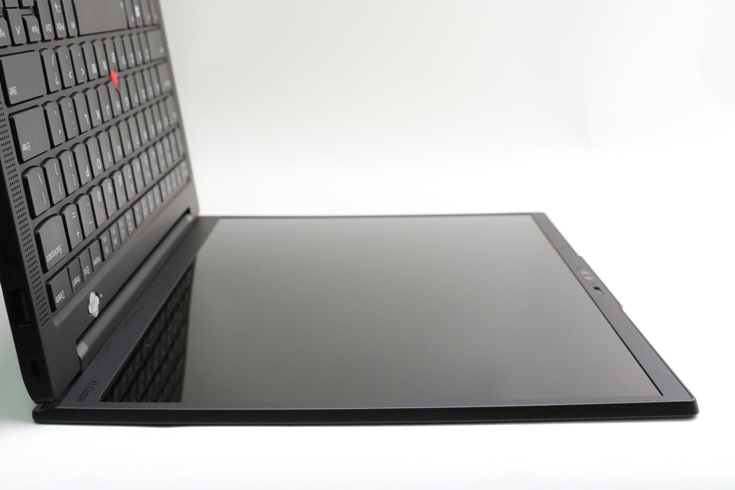 14" Lenovo ThinkPad X1 Carbon, i7-1270P, 32GB, 1TB SSD, Gen 10