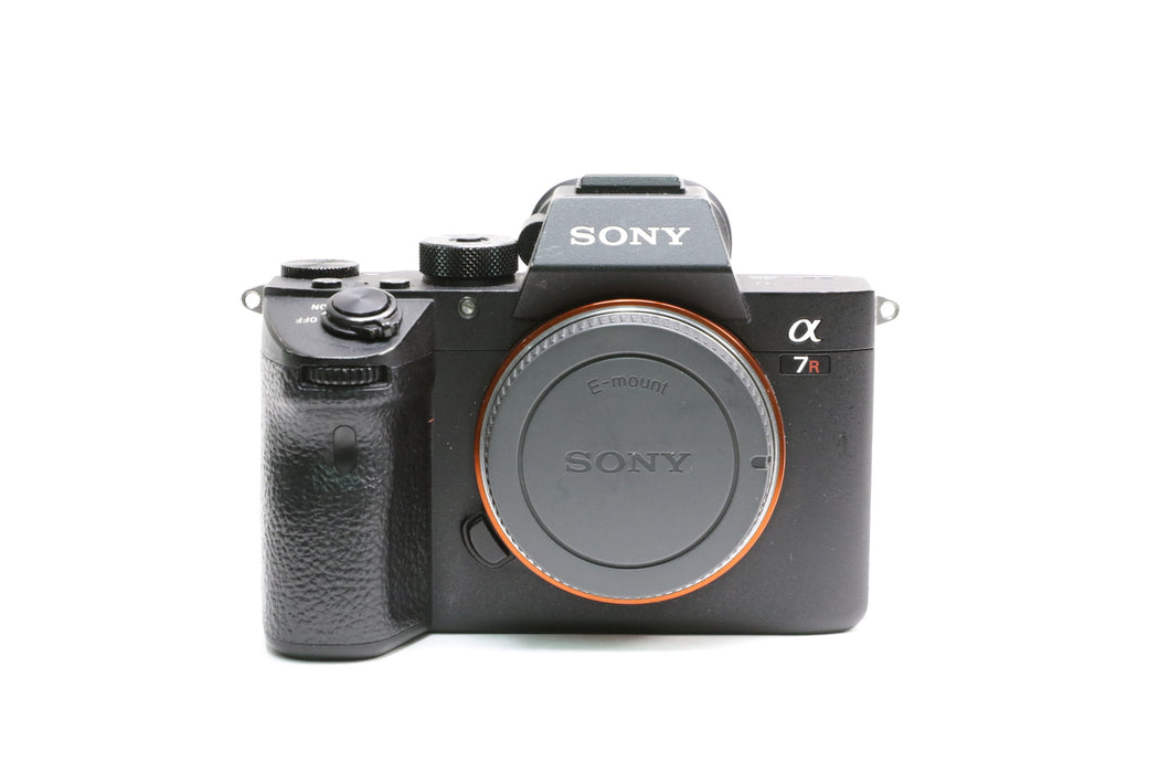 Sony Alpha a7R III Mirrorless Camera
