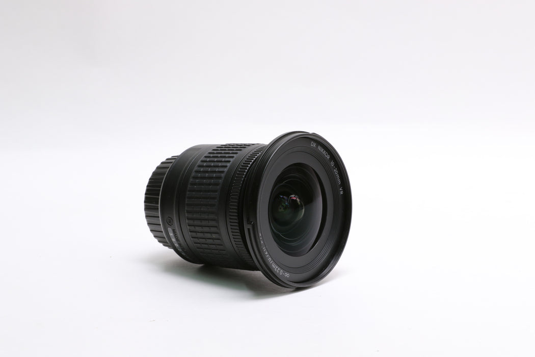 Nikon AF-P DX NIKKOR 10-20mm f/4.5-5.6G VR Lens w/ Lens Hood! — photo 3 of 5