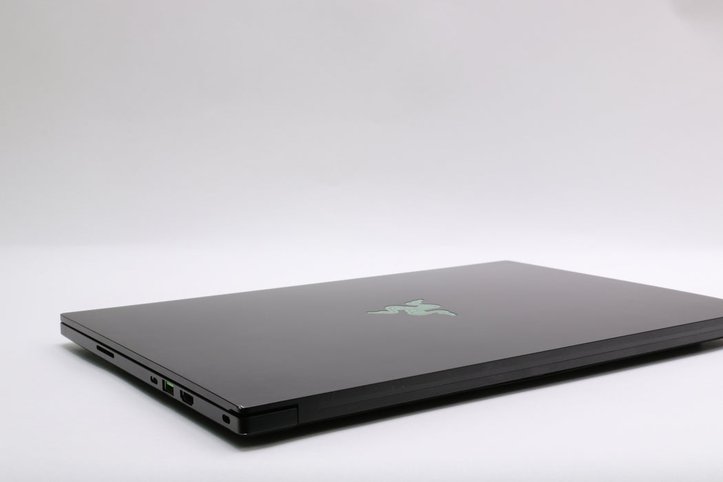 15" Razer Blade 15 Advanced Model (mid 2021), i7-11800H, 16GB, 1TB SDD, RTX 3070