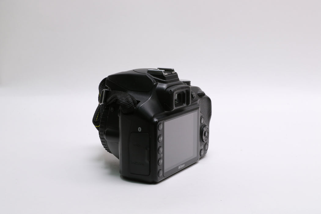 Nikon D3400 DSLR Camera w/ Nikon AF-P DX Nikkor 18-55mm f/3.5-5.6G VR Lens!