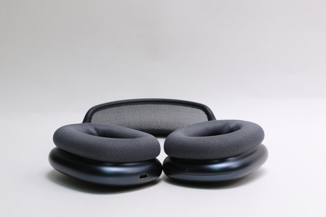 Apple AirPods Max 2 (Midnight) w/ Case! — photo 4 of 6