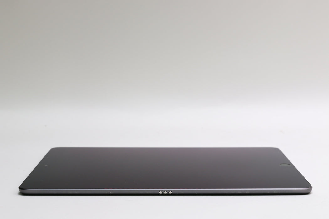 iPad Air (3rd Gen), 64GB, Wi-Fi Only, Space Gray, MUUJ2LL/A 10.5”