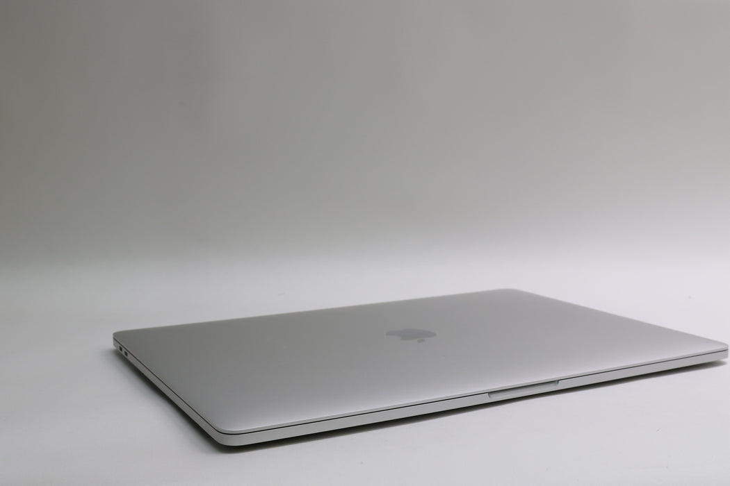 15" 2017, MacBook Pro, MPTU2LL/A, i7-7700HQ, 16GB, 256GB, Radeon Pro 555