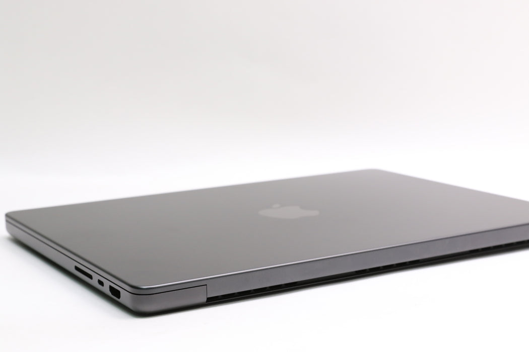 14" 2025, MacBook Pro, MDE04LL/A, Apple M5, 16GB, 512GB SSD, 10C, 100% Battery!