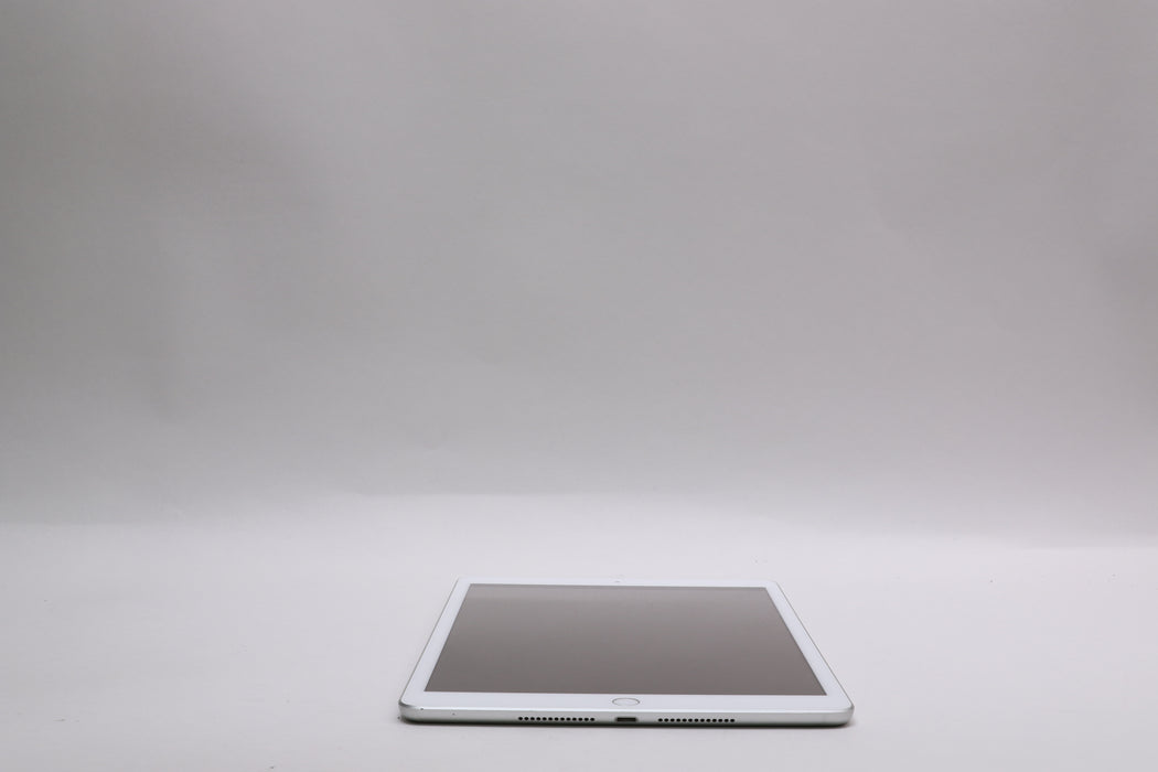 10.9" Apple iPad 10.2" 7th Gen, 32GB, Unlocked, Silver, MW6C2J/A — photo 9 of 13