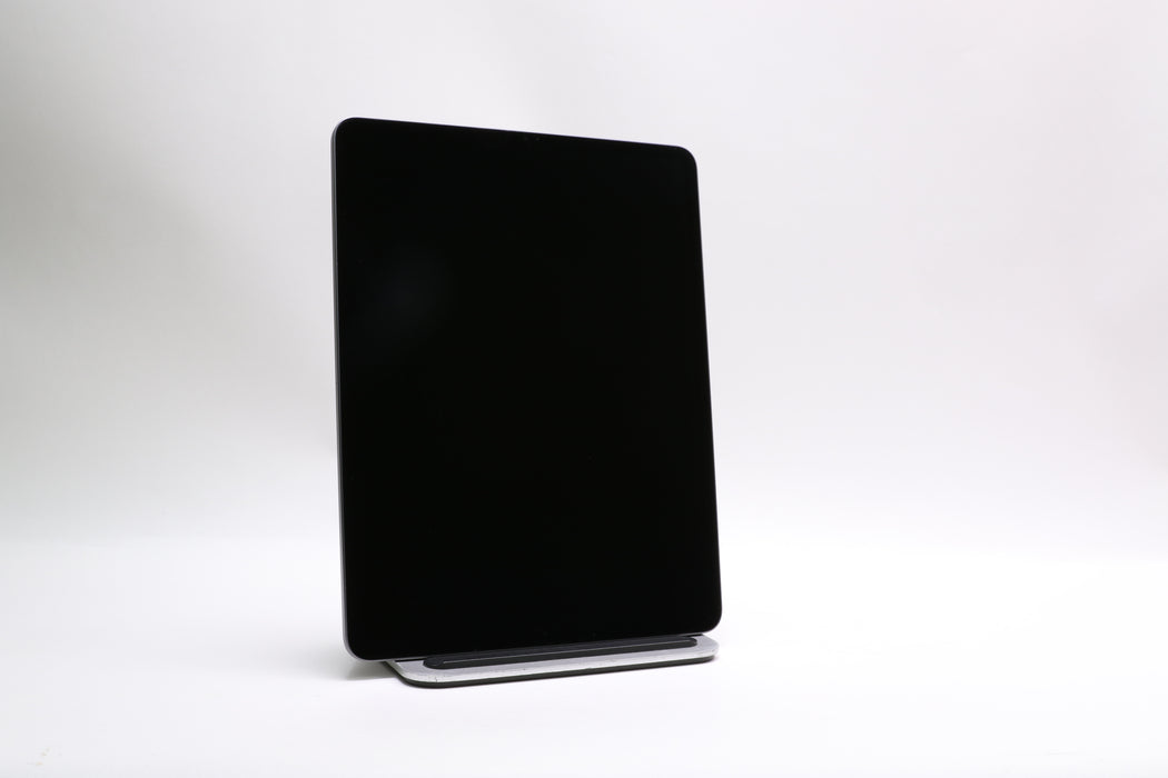 12.9" Apple iPad Pro M1, 5th Gen, 128GB, Wi-Fi Only, Space Gray, MHNF3LL/A — photo 3 of 13