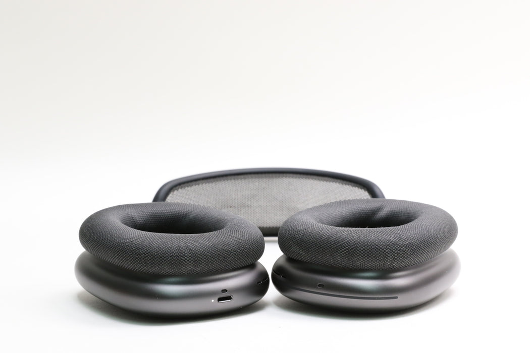 Apple AirPods Max Lightning Port, Space Gray w/Case & Charger