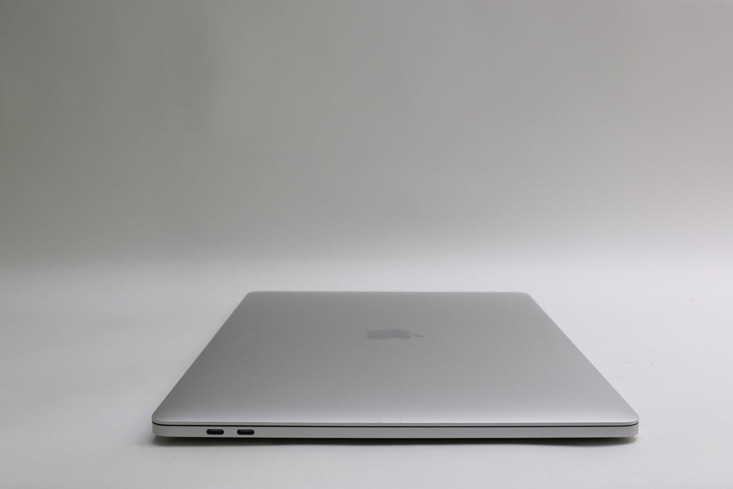 15" 2017, MacBook Pro, MPTU2LL/A, i7-7700HQ, 16GB, 256GB, Radeon Pro 555
