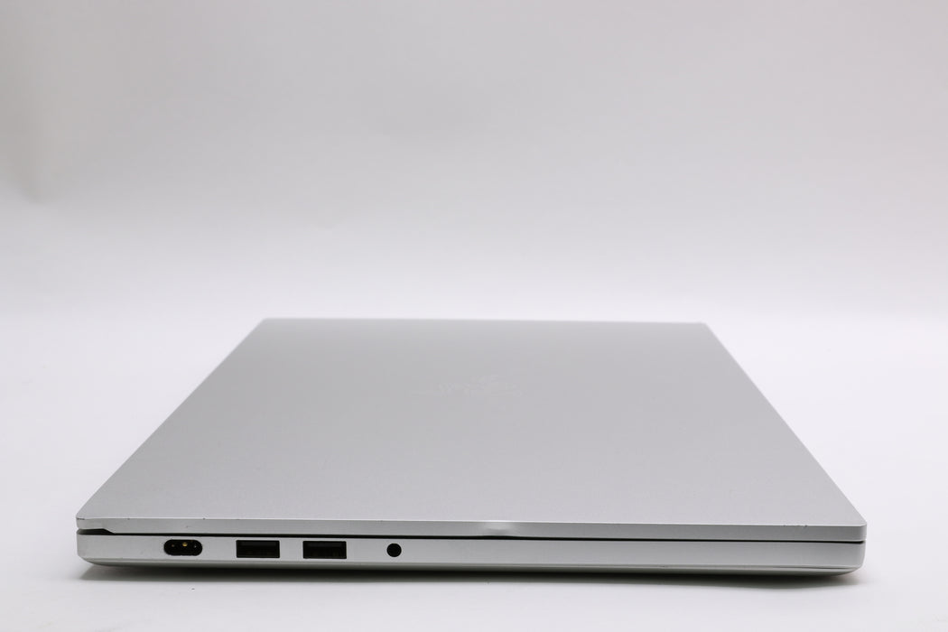 16" Razer Blade 15 Studio Edition - Late 2019, i7-9750H, 32GB, 1TB SSD — photo 10 of 13