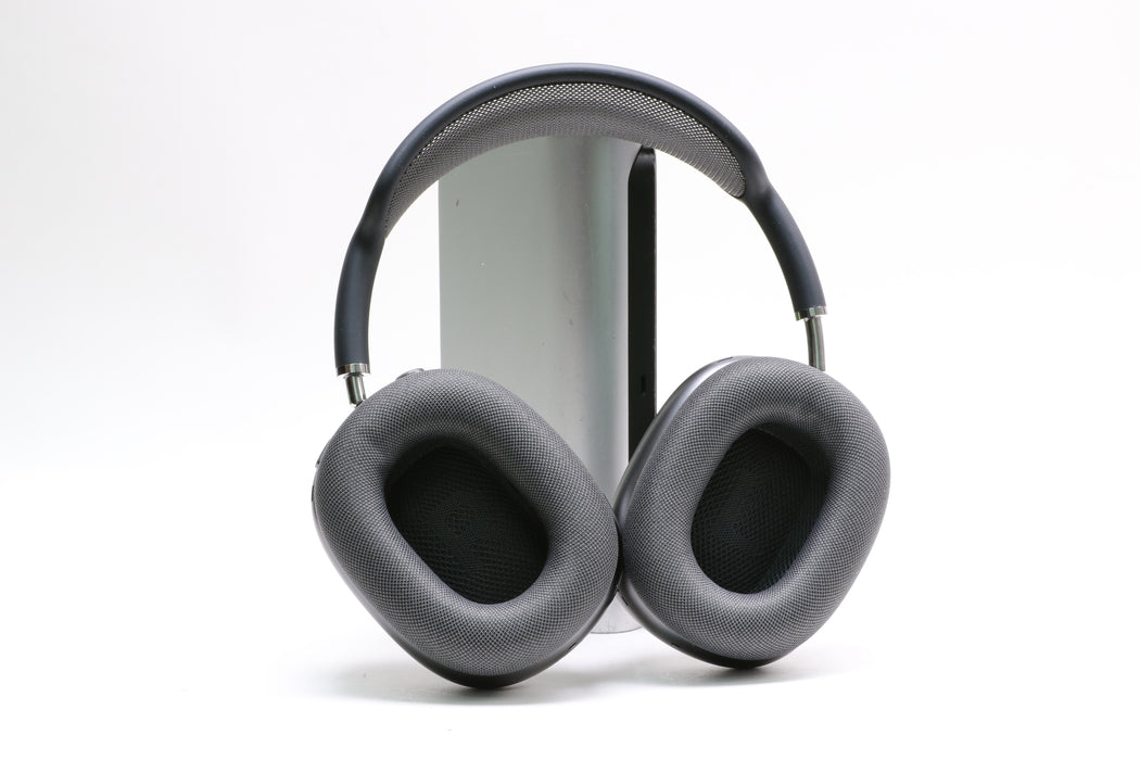 Apple AirPods Max (Lightning) Space Gray, MGYH3AM/A w/ Smart Case! — photo 3 of 6