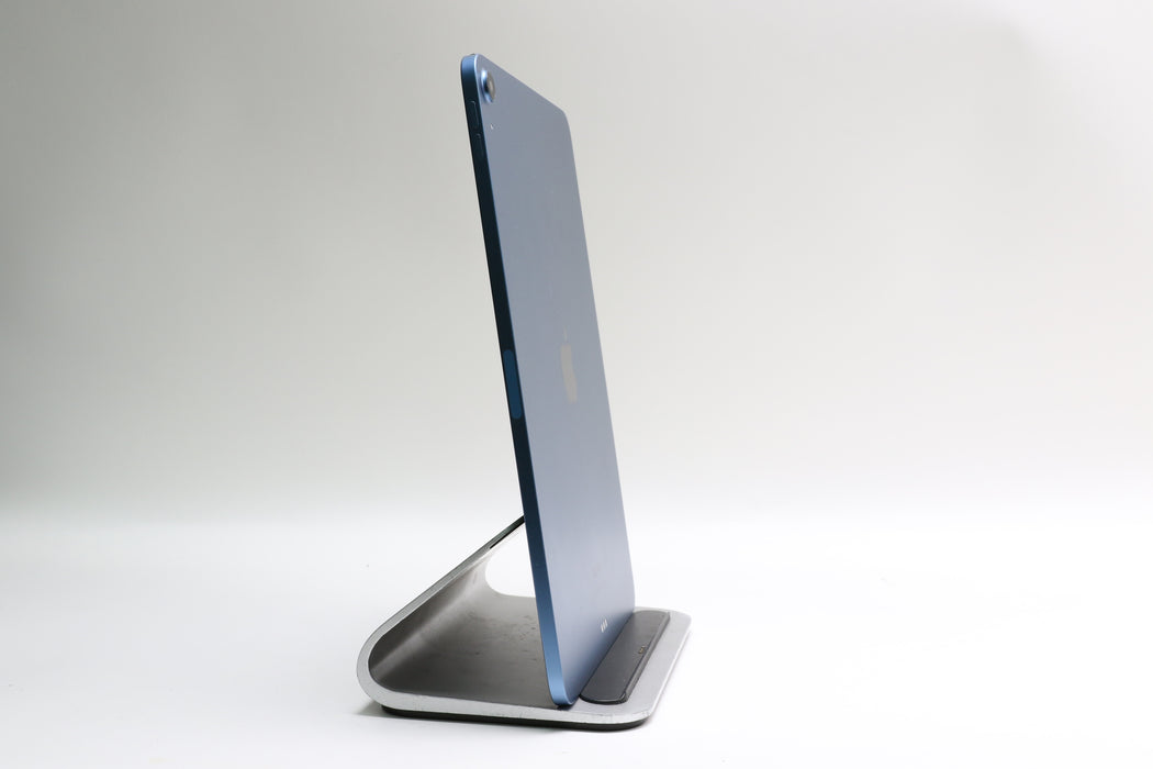 iPad Air M1, 5th Gen, 64GB, Wifi Only, Blue, MM9E3LL/A 10.9" + Pencil!