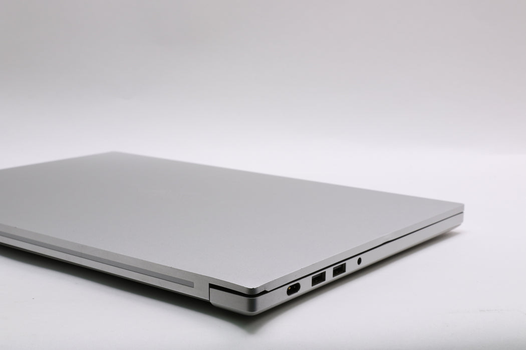 16" Razer Blade 15 Studio Edition - Late 2019, i7-9750H, 32GB, 1TB SSD — photo 9 of 13