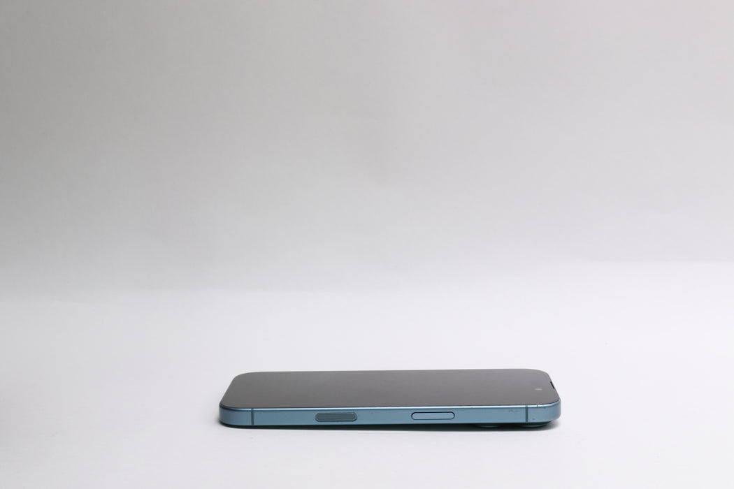 Apple iPhone 16, 256GB, Unlocked, Teal, MYD23LL/A — photo 11 of 13