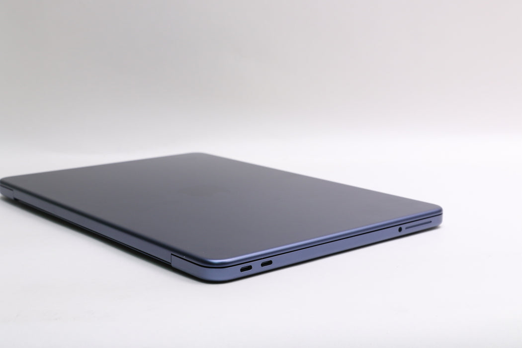 13" 2026, MacBook Neo, MHFG4LL/A, Apple A18 Pro, 8GB, 512GB SSD, 5C w/ Box!