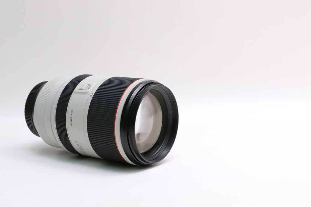 Canon RF 70-200mm f/2.8L IS USM Lens w/ Canon Case and Lens Hood!