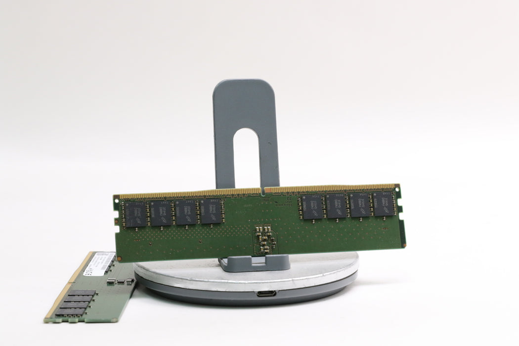 Micron 64GB (2x32GB) 4800MHz DDR5 UDIMM Memory (MTC16C2085S1UC48BA1)