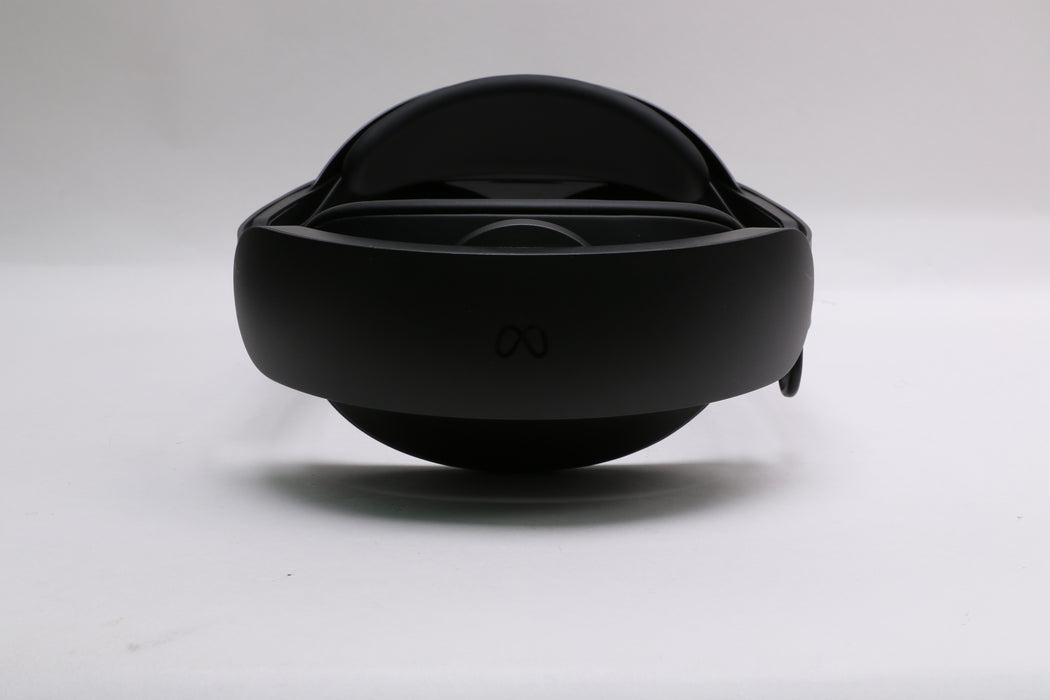Meta Quest Pro 256GB w/ Dock and Controllers! — photo 7 of 11