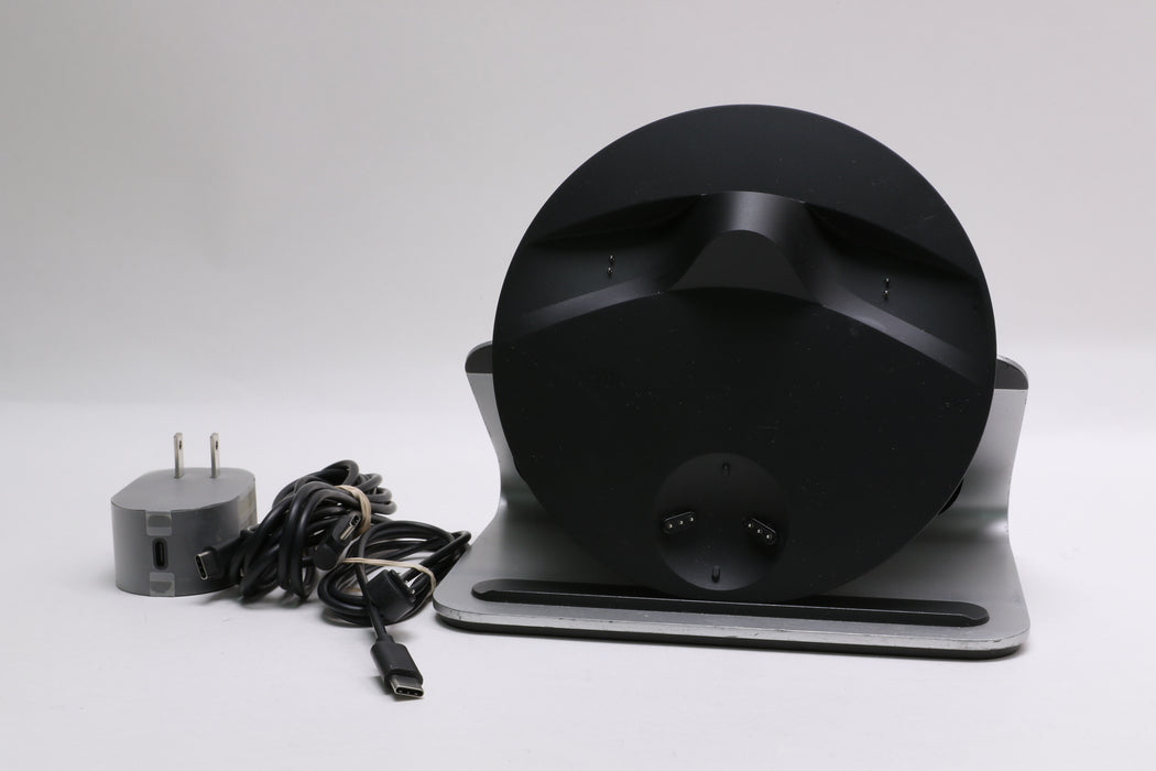 Meta Quest Pro 256GB w/ Dock and Controllers! — photo 11 of 11