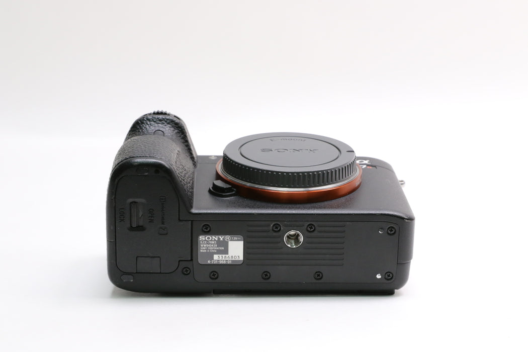 Sony Alpha a7R III Mirrorless Camera