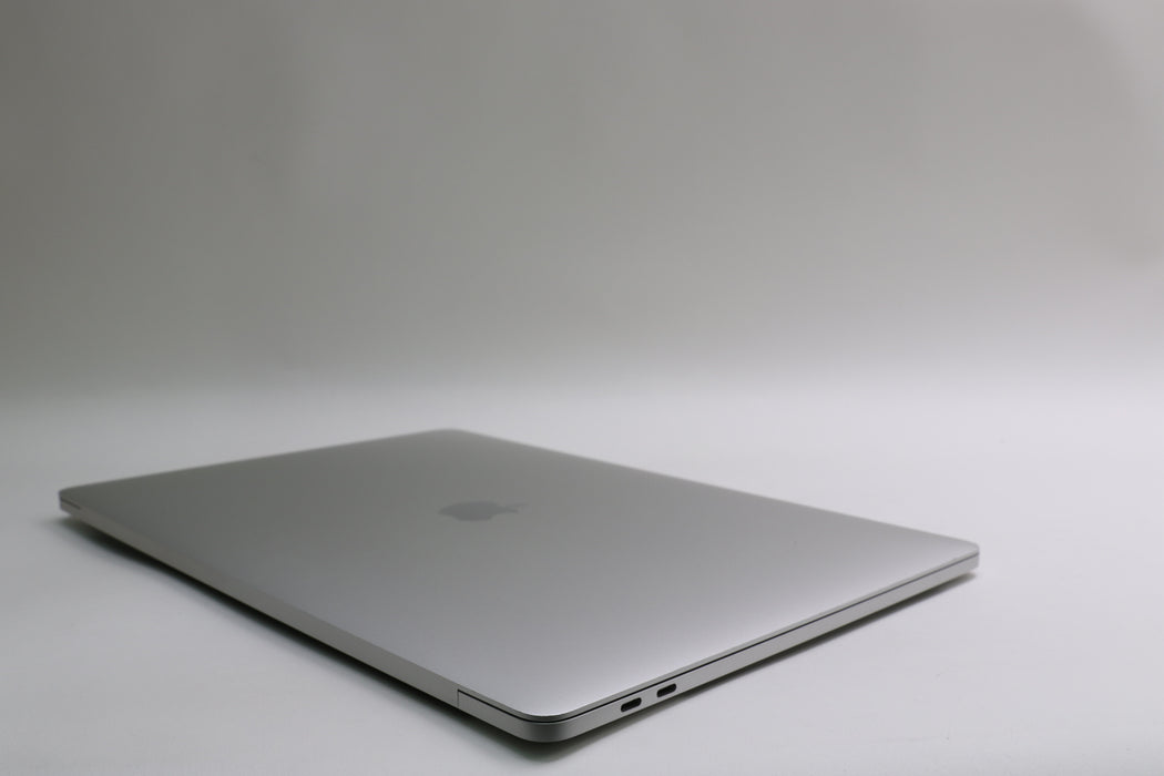 15" 2017, MacBook Pro, BTO, i7-7920HQ, 16GB, 256GB SSD, Radeon Pro 560