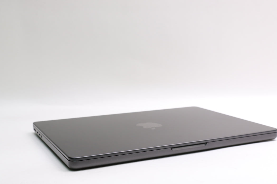 14" 2025, MacBook Pro, MDE04LL/A, Apple M5, 16GB, 512GB SSD, 10C, 100% Battery!